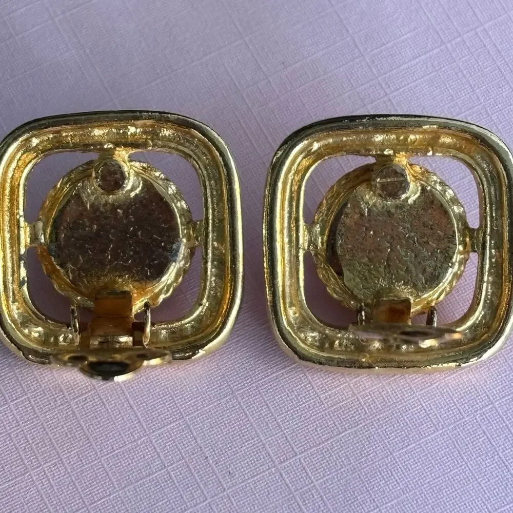 Vintage 1980s Retro Gold Tone Ornate Square Pearl Clip Earrings